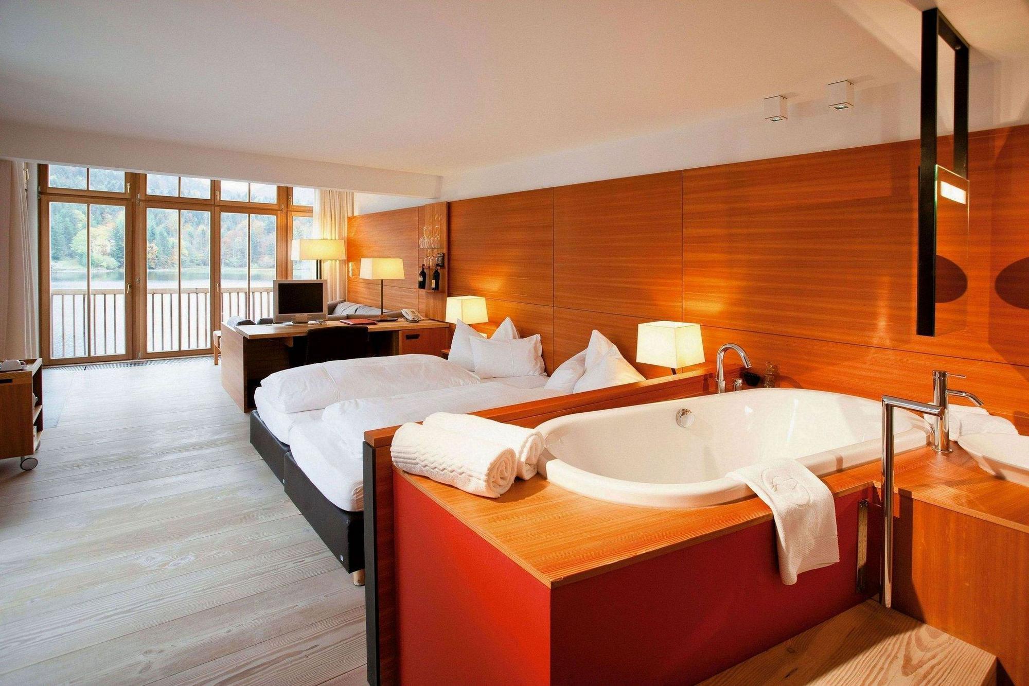 Tauroa Seehotel Grundlsee